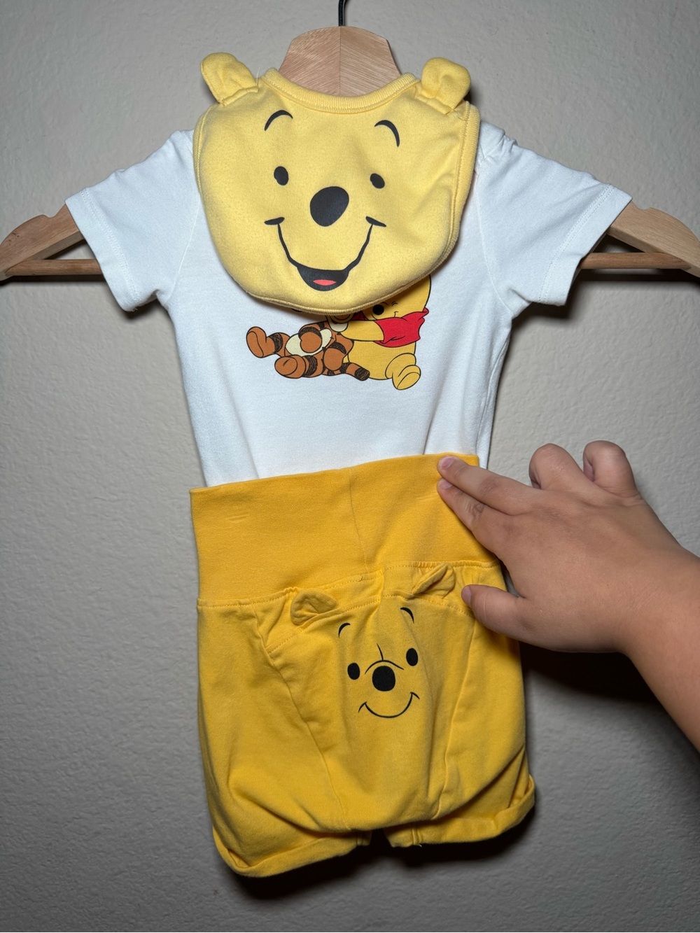 H&M Winnie The Pooh 6-9 months Baby Outfit